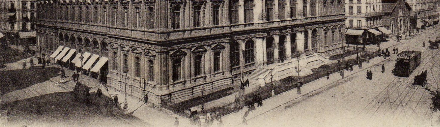 France : Lyon : Picture Postcard La Bourse & Tramway
